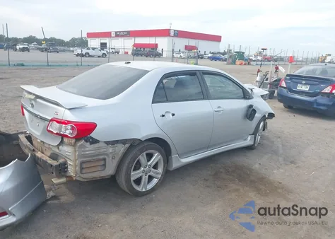 2013 Toyota Corolla S z USA, uszkodzony, nr VIN 5YFBU4EE5DP106741